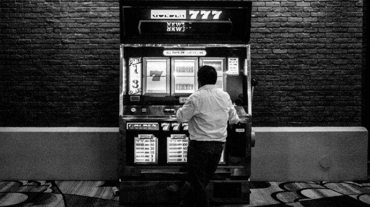 negative aspects of slot machines